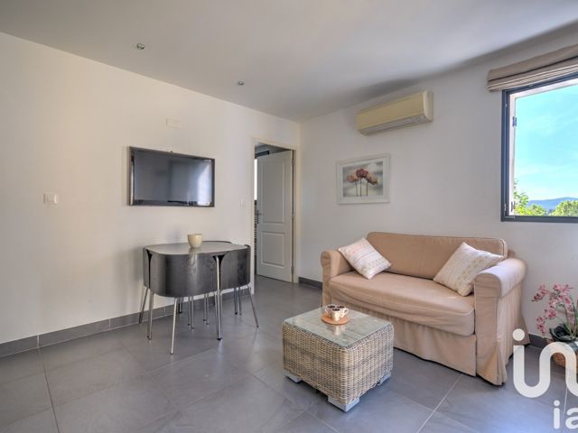 Vente  Appartement T2  de 27 m² à Les Adrets de l'Estérel 136 000 euros Réf: SFN-1858321