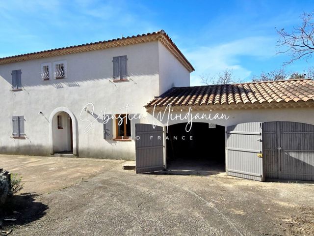 Vente  Maison de 170 m² à Rocbaron 490 000 euros Réf: SFN-1862360
