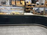 Vente  Local commercial de 160 m² à Hyères 610 000 euros