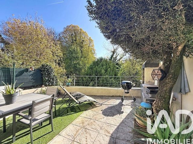 Vente  Maison de 170 m² à Saint Zacharie 460 000 euros Réf: SFN-1889306