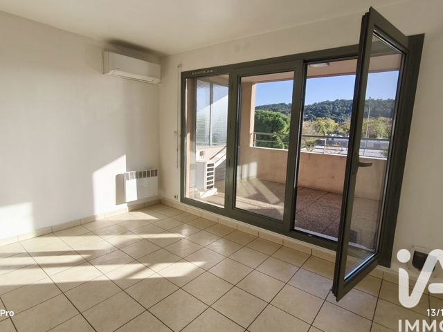 Vente  Appartement F3  de 69 m² à Ollioules 238 000 euros Réf: SFN-1877041