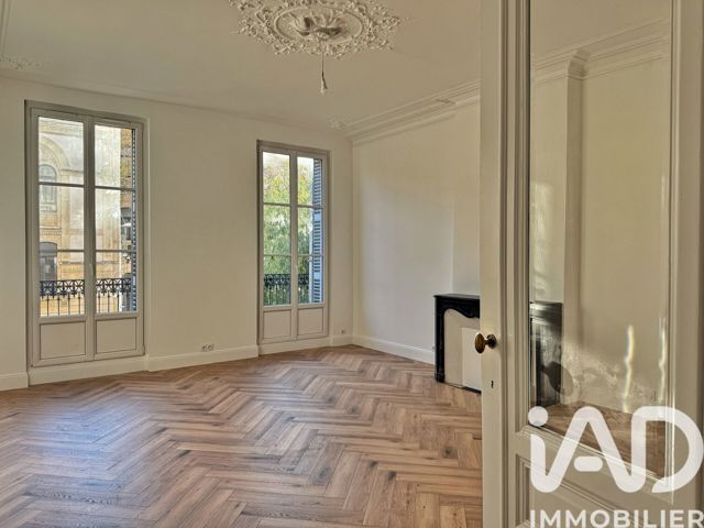 Vente  Appartement T5  de 160 m² à Toulon 510 000 euros Réf: SFN-1897048