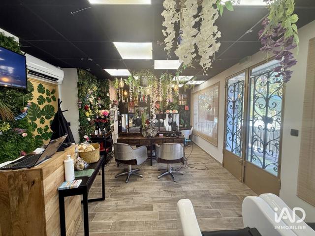 Vente  Local commercial de 27 m² à Sanary 80 000 euros Réf: SFN-1858871