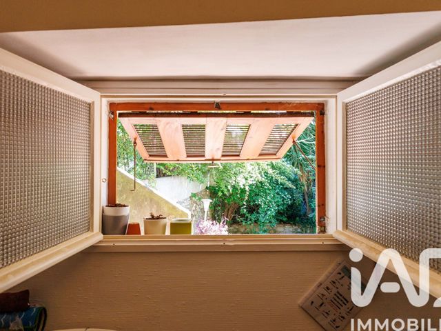 Vente  Appartement T3  de 60 m² à La Cadière d'Azur 235 000 euros Réf: SFN-1908204
