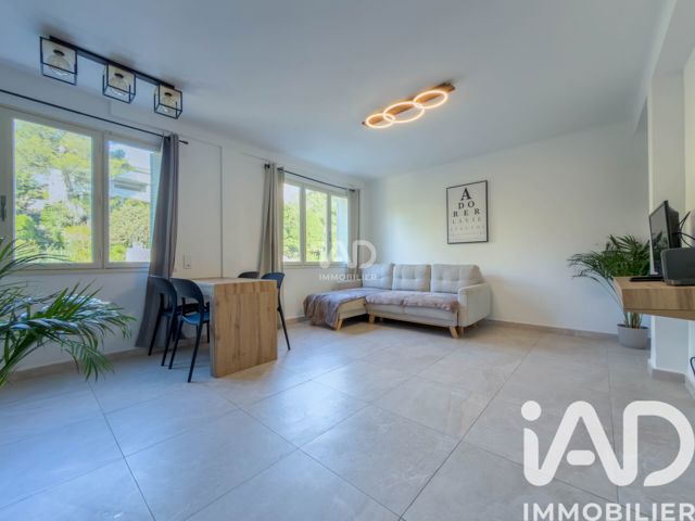 Vente  Appartement T2  de 41 m² à Saint Raphaël 160 000 euros Réf: SFN-1910310