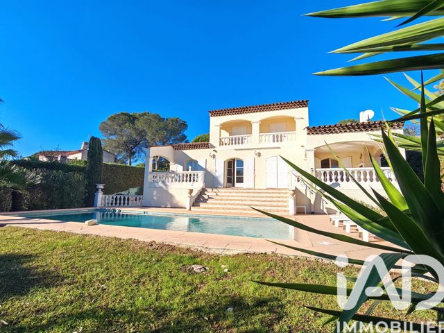 Vente  Maison de 160 m² à Saint Raphaël 998 947 euros Réf: SFN-1915600