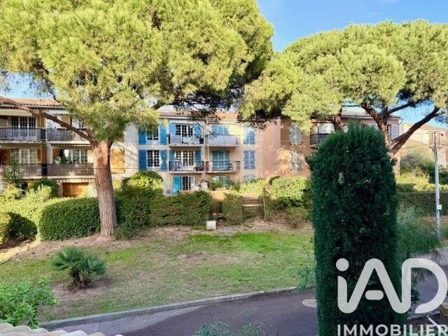 Vente  Appartement F2  de 48 m² à Saint Raphaël 195 000 euros Réf: SFN-1925213