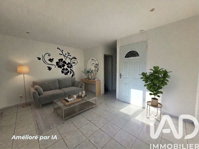 Vente  Appartement F3  de 46 m² à Saint Maximin la Sainte Baume 130 000 euros Réf: SFN-1905275