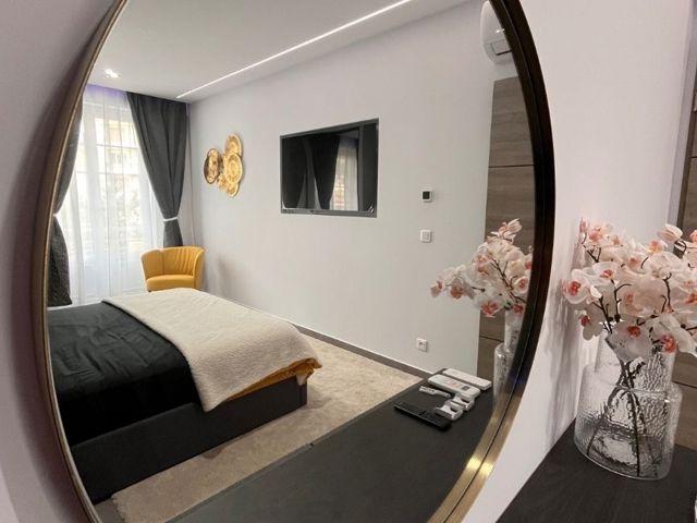 Vente  Appartement T3  de 65 m² à Toulon 199 000 euros Réf: SFN-1937038