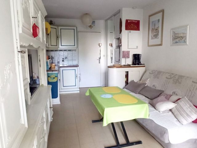 Vente  Appartement F2  de 26 m² à Fréjus 126 000 euros Réf: SFN-1939779