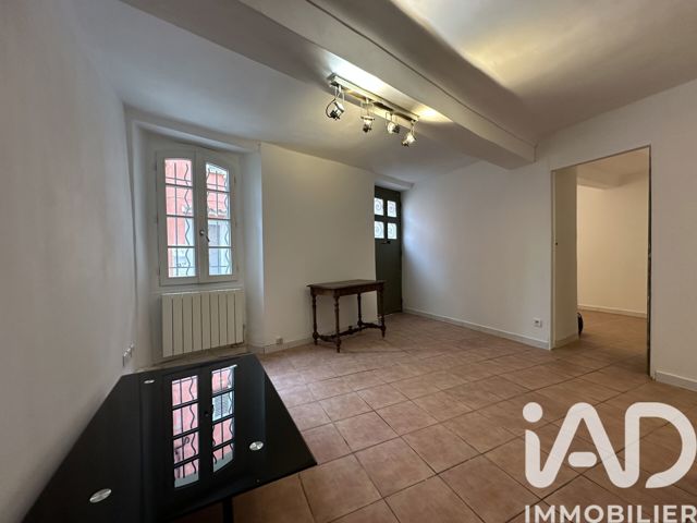 Vente  Appartement F2  de 27 m² à Hyères 99 990 euros Réf: SFN-1954608