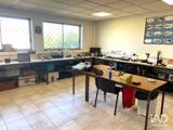Vente  Local commercial de 104 m² à Fréjus 229 900 euros