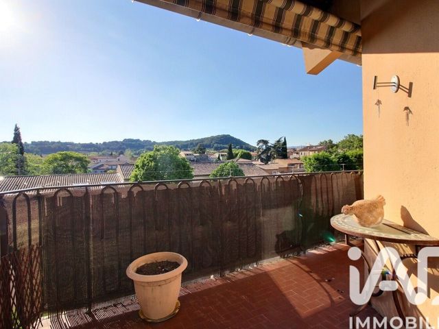 Vente  Appartement T5  de 119 m² au Beausset 360 000 euros Réf: SFN-1960399