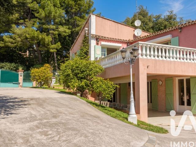 Vente  Maison de 195 m² à Hyères 1 195 000 euros Réf: SFN-1965619