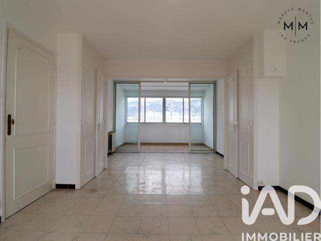 Vente  Appartement T2  de 57 m² à Toulon 211 000 euros Réf: SFN-1941152