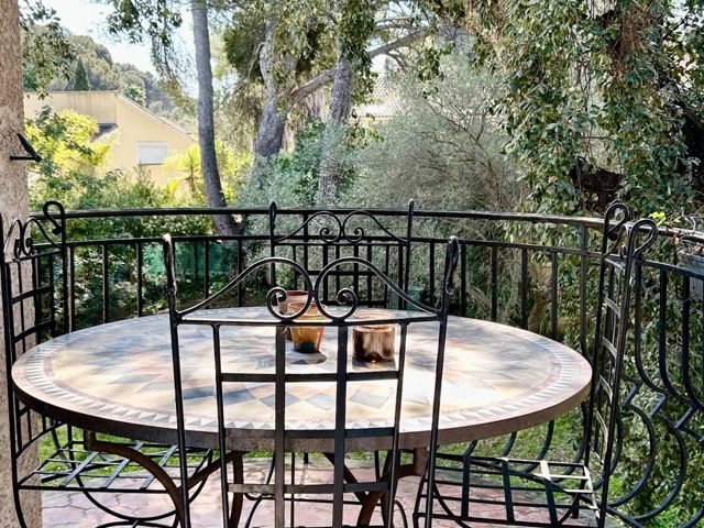 Vente  Maison de 175 m² à La Londe les Maures 894 000 euros Réf: SFN-1976162