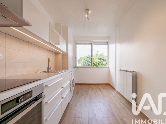 Vente  Appartement T2  de 49 m² à Toulon 165 000 euros Réf: SFN-1979594