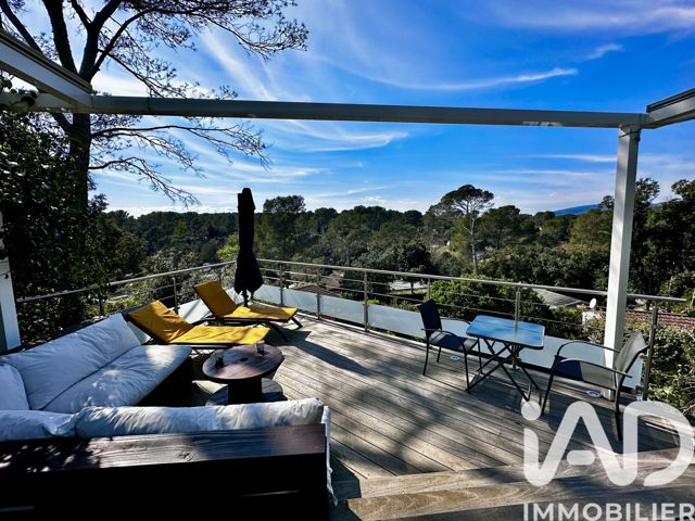 Vente  Terrain de 200 m² à Fréjus 207 000 euros Réf: SFN-1980876