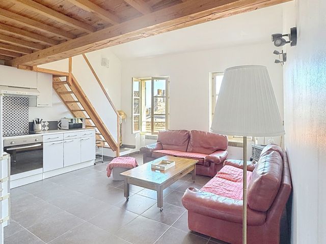 Vente  Appartement T4  de 60 m² à Hyères 199 000 euros Réf: SFN-1986017