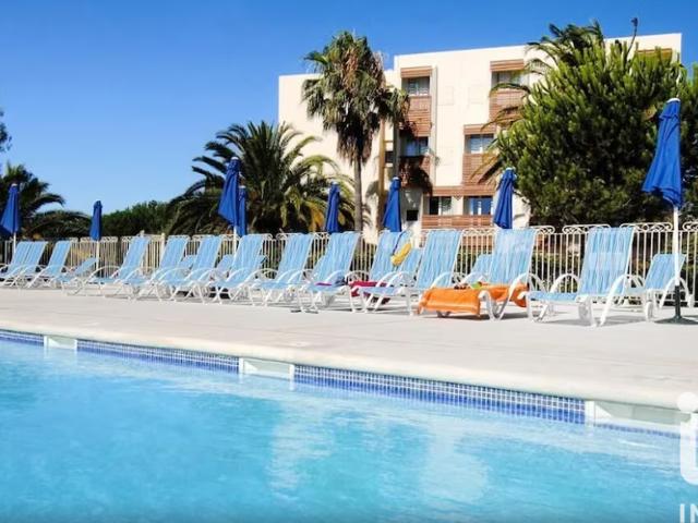 Vente  Appartement F2  de 27 m² à La Londe les Maures 50 000 euros Réf: SFN-1984773