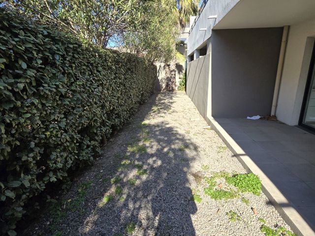 Vente  Appartement T2  de 49 m² à Fréjus 179 000 euros Réf: SFN-1990749