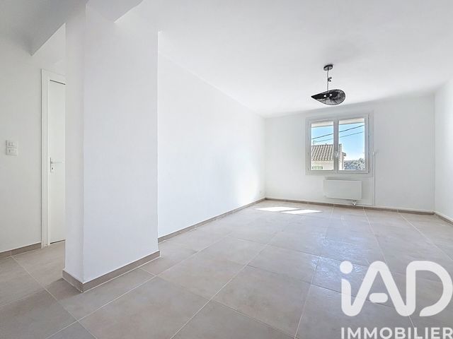 Vente  Appartement T3  de 55 m² à Toulon 175 000 euros Réf: SFN-1995235