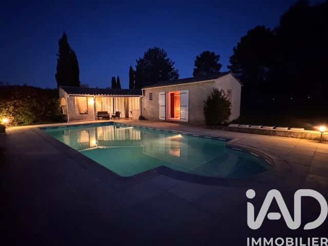 Vente  Maison de 144 m² à Saint Paul en Forêt 695 000 euros Réf: SFN-1992335