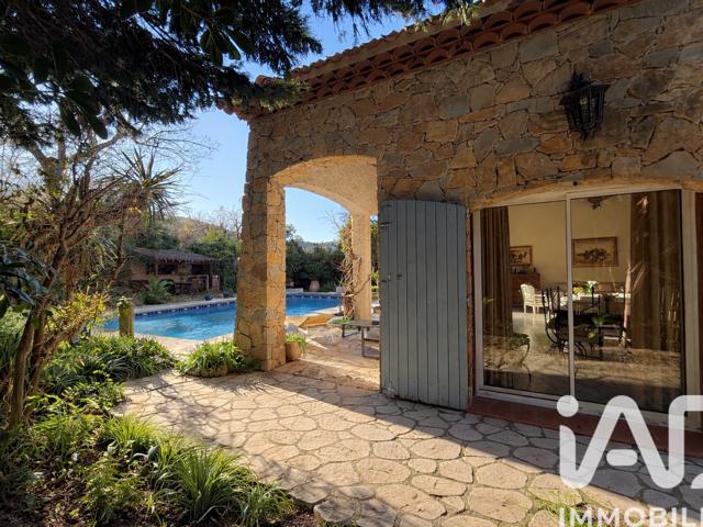 Vente  Maison de 290 m² à Hyères 1 195 000 euros Réf: SFN-1934167