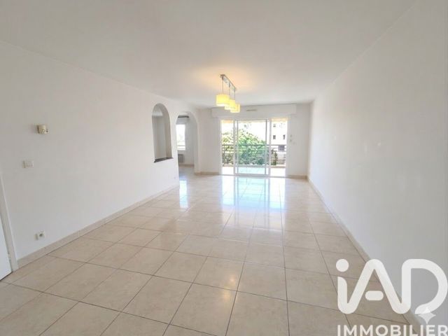 Vente  Appartement F4  de 100 m² à Saint Raphaël 568 500 euros Réf: SFN-1998953