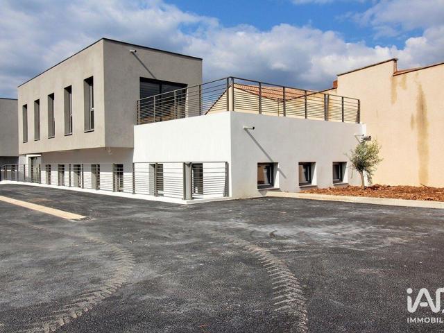 Vente  Local commercial de 65 m² à Saint Maximin la Sainte Baume 215 960 euros Réf: SFN-2000802