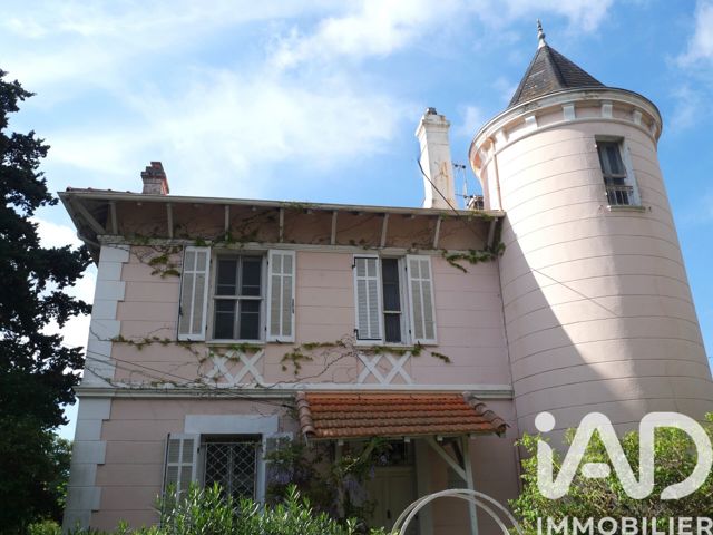 Vente  Maison de 120 m² à Saint Raphaël 677 000 euros Réf: SFN-2002420