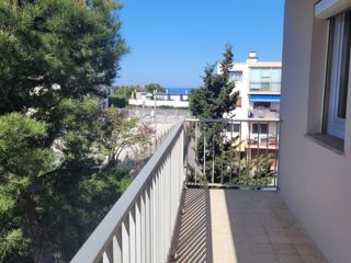 Vente  Appartement T2  de 32 m² à Six-Fours 170 000 euros