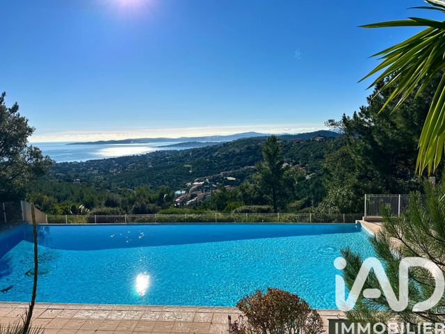 Vente  Appartement T2  de 36 m² à Roquebrune sur Argens 225 000 euros Réf: SFN-2002201