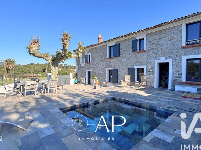 Vente  Maison de 250 m² à La Crau 1 660 000 euros Réf: SFN-2007610