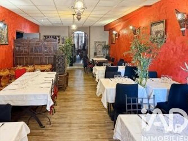 Vente  Local commercial de 100 m² à Saint Maximin la Sainte Baume 39 200 euros Réf: SFN-2009215