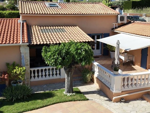 Vente  Maison de 194 m² à Taradeau 628 000 euros Réf: SFN-2010781