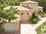 Vente  Maison de 192 m² à Néoules 730 000 euros
