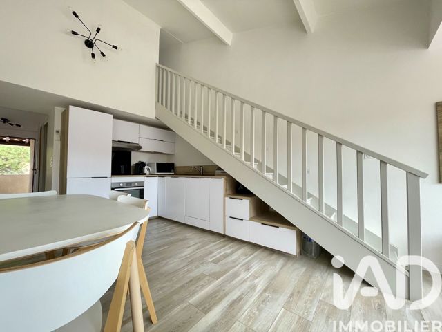 Vente  Appartement F3  de 45 m² à La Londe les Maures 276 000 euros Réf: SFN-2019073