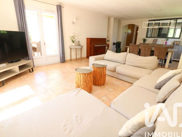 Vente  Maison de 118 m² à Néoules 429 000 euros Réf: SFN-2022009