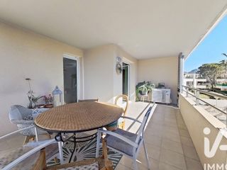 Vente  Appartement T3  de 65 m² à Roquebrune sur Argens 260 000 euros
