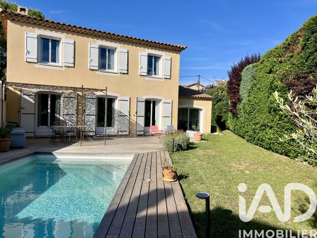 Vente  Maison de 152 m² à Saint Zacharie 610 000 euros Réf: SFN-2028115