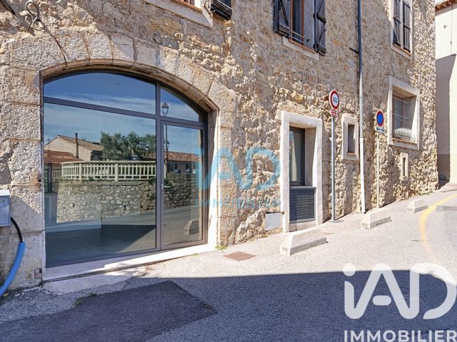 Vente  Local commercial de 68 m² à Montauroux 159 000 euros Réf: SFN-2028991