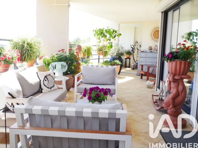 Vente  Appartement T3  de 84 m² à Saint Raphaël 620 000 euros Réf: SFN-2030982