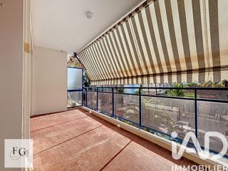 Vente  Appartement F2  de 64 m² à Hyères 229 000 euros
