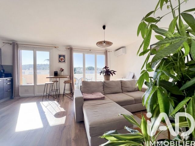 Vente  Appartement F2  de 44 m² à Sanary 274 000 euros Réf: SFN-2035717