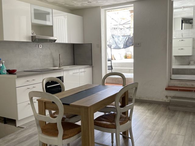 Vente  Appartement T4  de 56 m² à Toulon 125 000 euros Réf: SFN-1985370