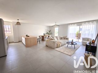 Vente  Appartement F6  de 121 m² à Six-Fours 600 000 euros Réf: SFN-2035111