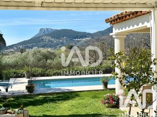 Vente  Maison de 161 m² à Solliès Pont 880 000 euros