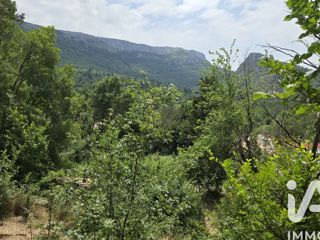Vente  Terrain de 1600 m² à Plan d'Aups Sainte Baume 168 000 euros