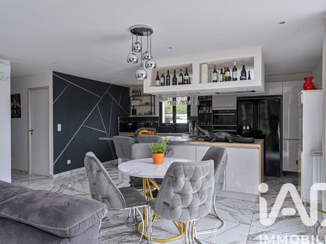 Vente  Maison de 110 m² à Plan d'Aups Sainte Baume 425 000 euros Réf: SFN-1956775